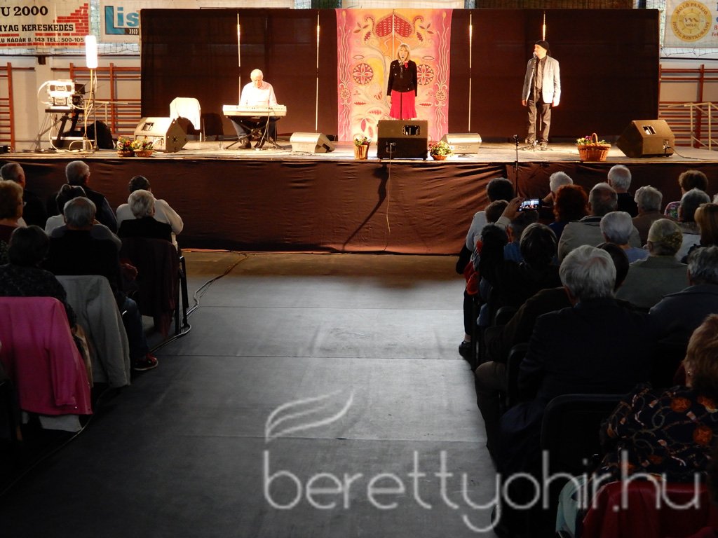 Kovács Kati koncertezett az időseknek 51